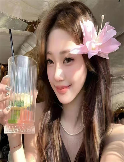 【专业媒体评论】《清凌凌的水蓝莹莹的天第1部》广告的植入方式与商业平衡 心理分析师深度解读的专业分析